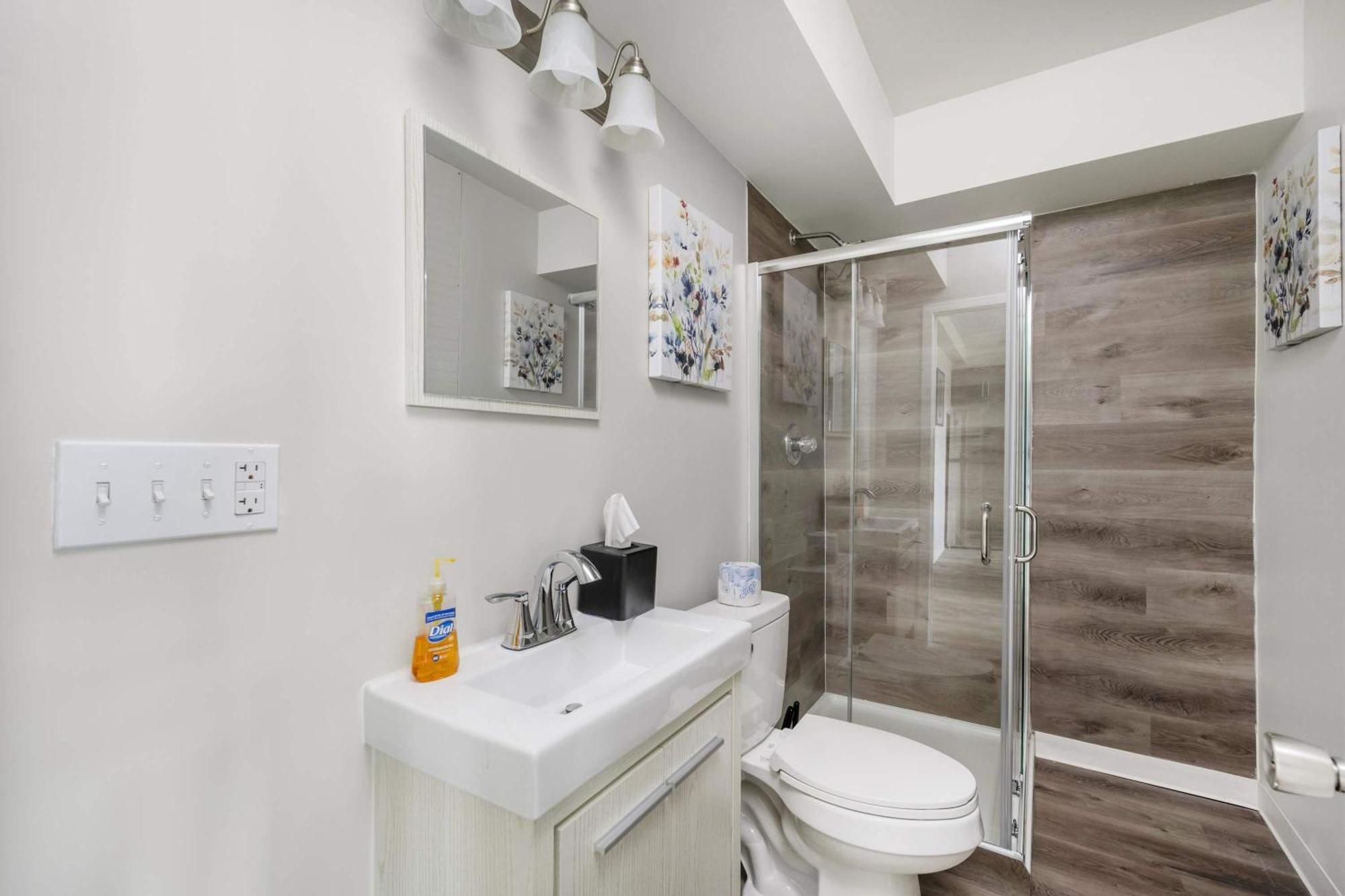 2br Luxury Near Henry Ford Detroit