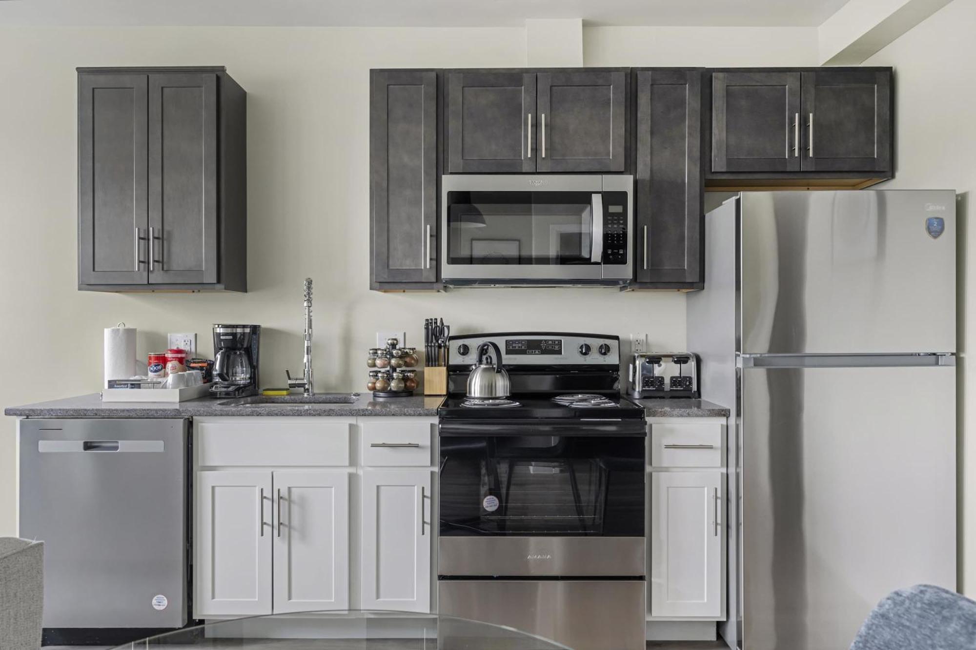 2br Luxury Near Henry Ford * Detroit